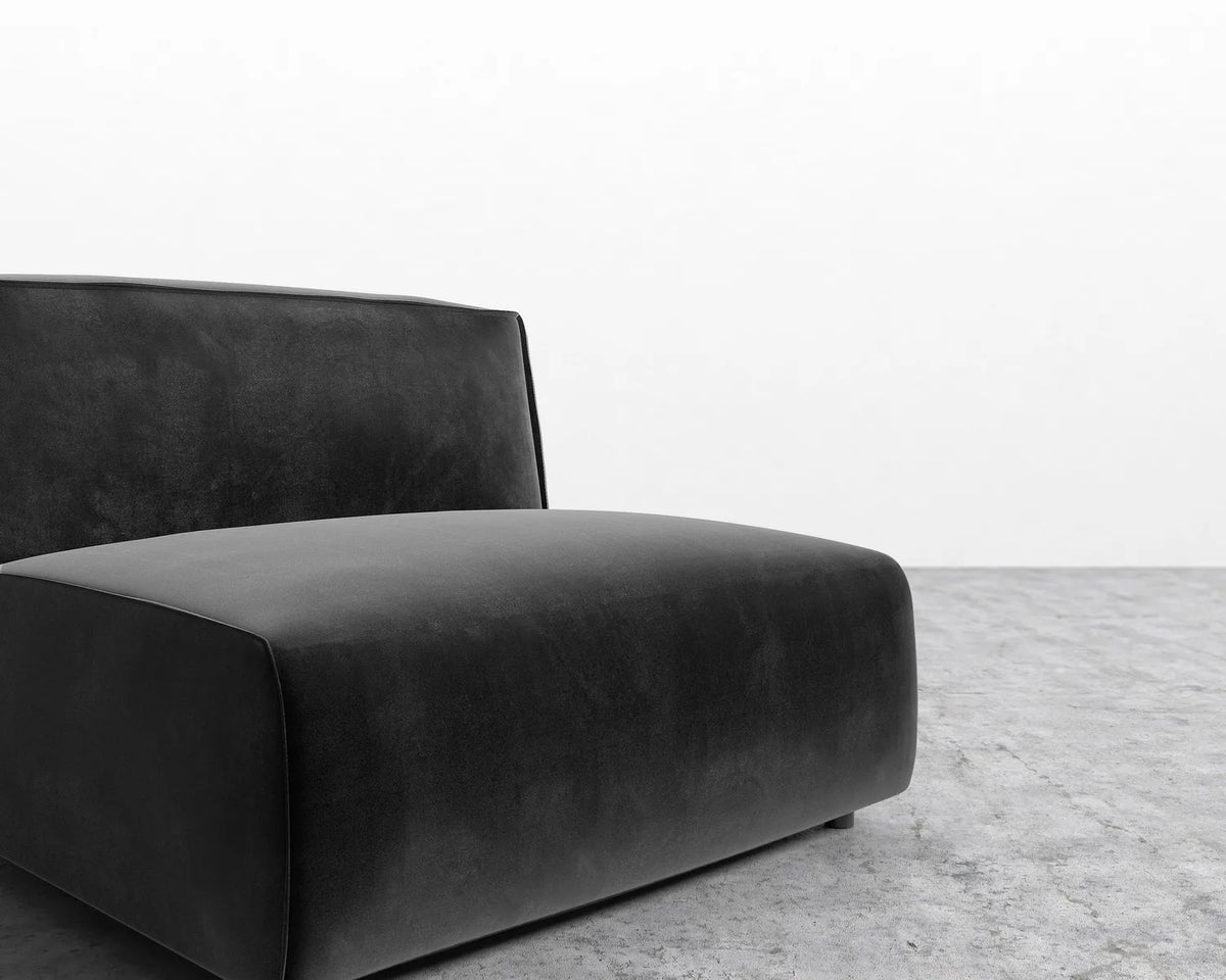 Arya Armless - Plush Velvet: Black