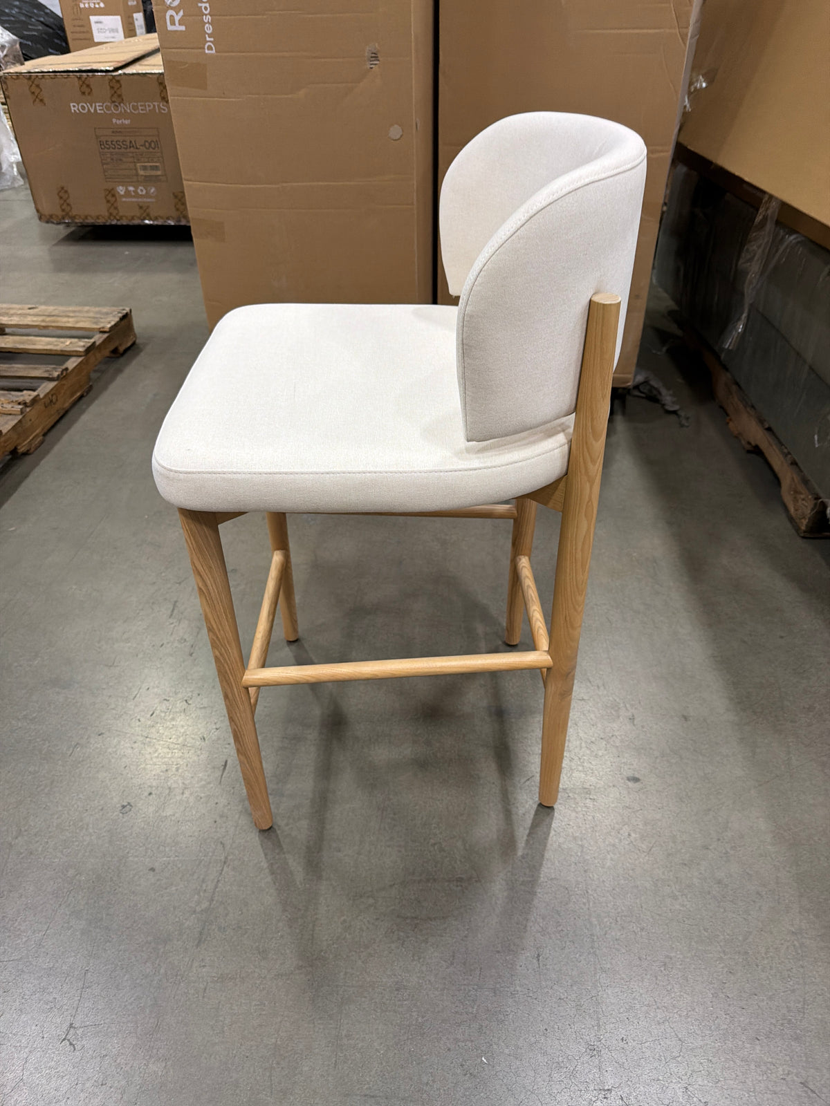 Loren Counter Stool - Modern Felt: Nimbus, Natural Finish