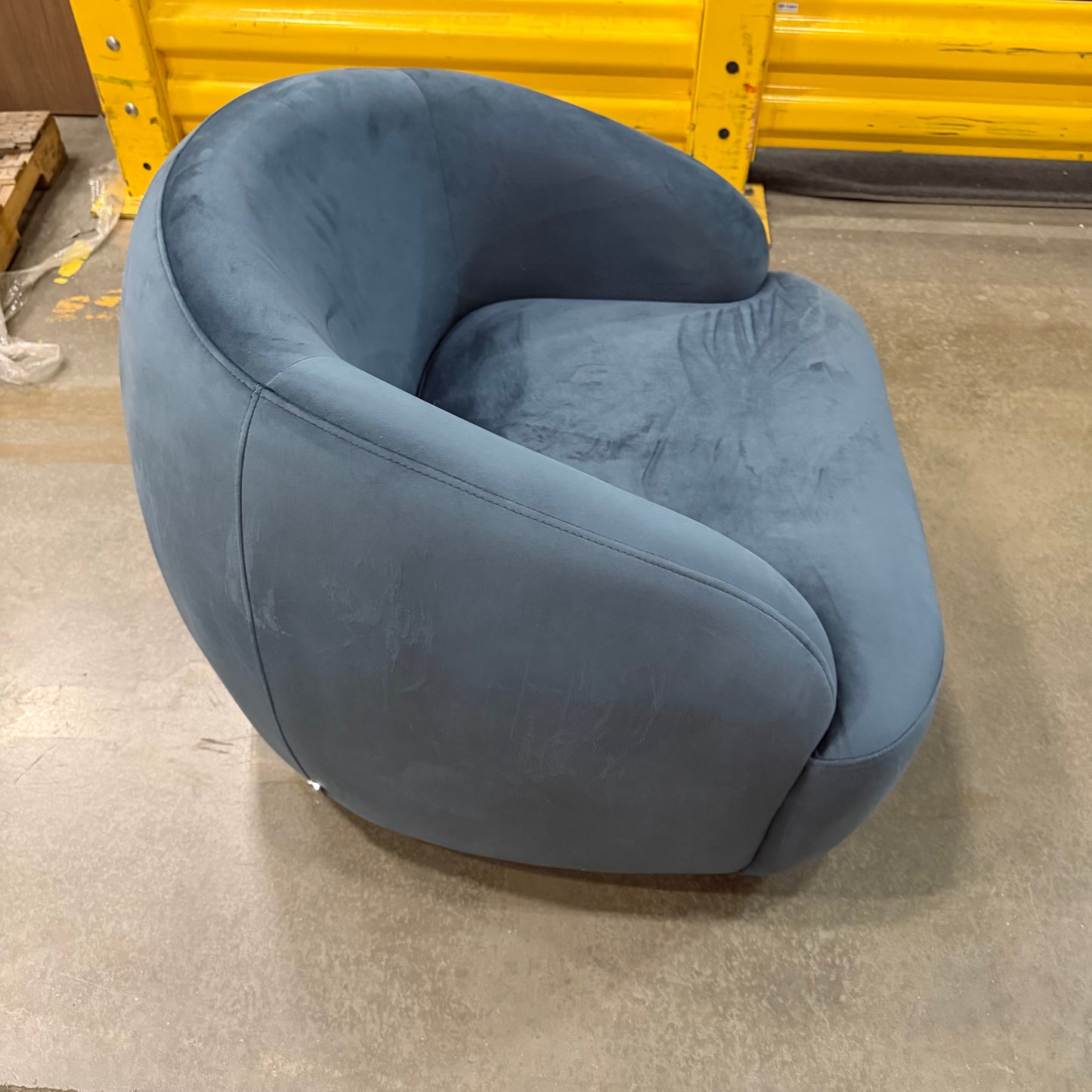 Isla Lounge Chair - Velvet: Indigo