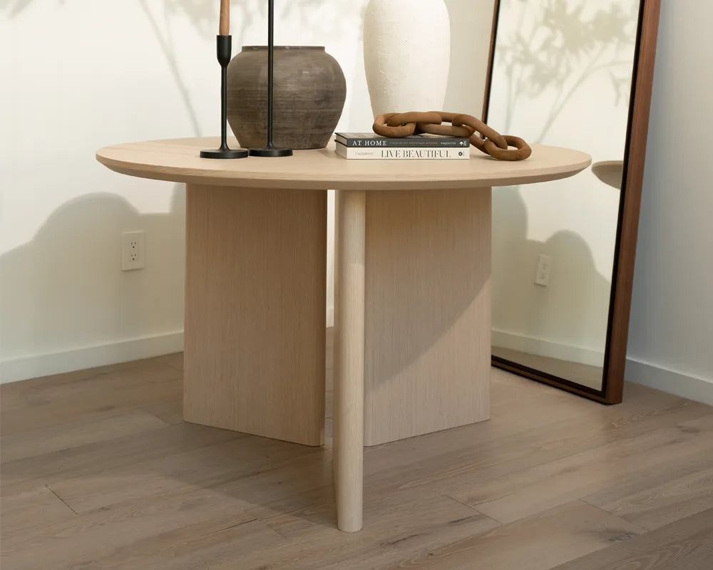 Trio Dining Table - Washed Natural Oak Veneer with Straight Grain, 48" | 122cm